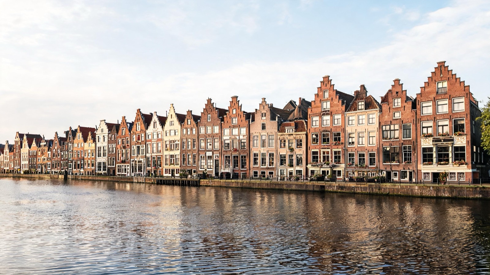 Huizen aan de IJsselkade in Deventer